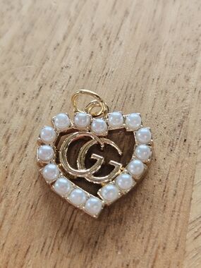 Gucci Gold Heart Pendant with Pearl Trim